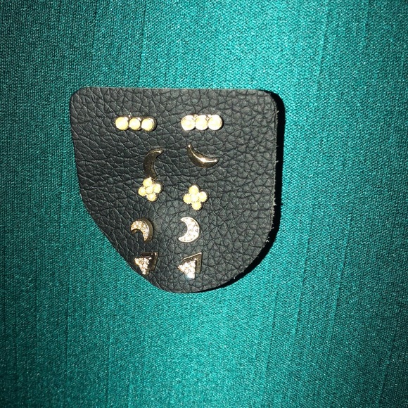 Multiple H&M earrings - Picture 2 of 3